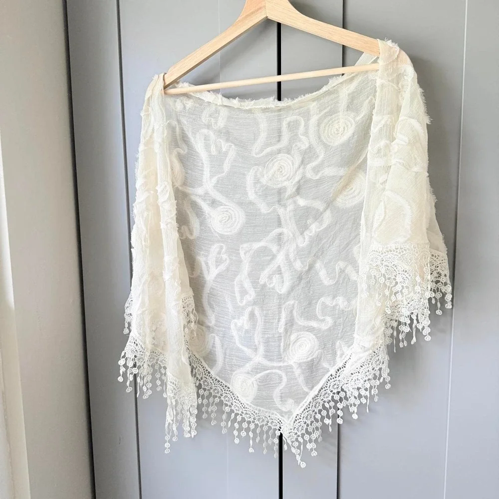 Cream Floral Lace Shawl Wrap Scarf Boho Cottagecore Fringe